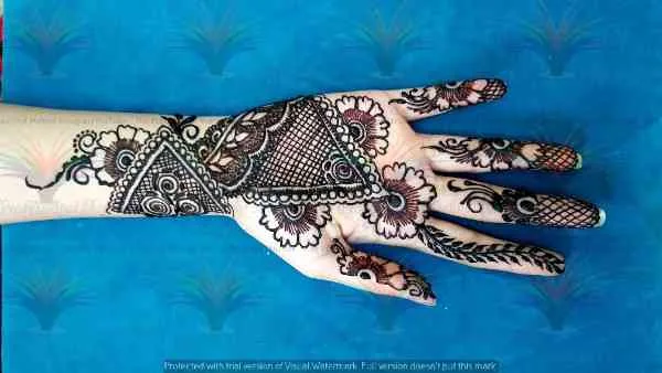 500+ Captivating Backhand Mehndi Designs: A Visual Showcase 288 Front hand palm mehndi design Simple Mehndi Designs