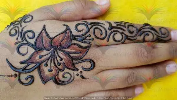 50 Best Backhand Mehndi Design Pictures and Videos 7 Simple mehndi design 1