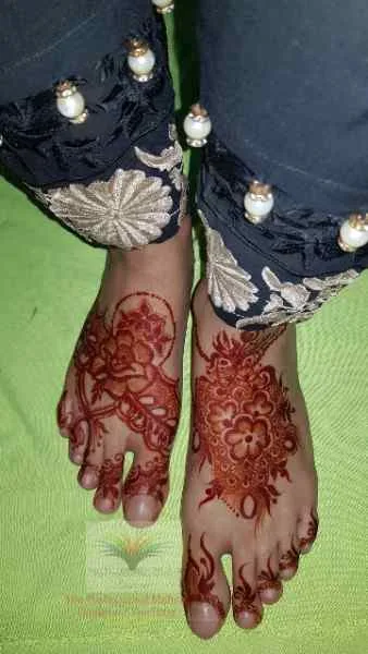 cone mehndi deisngs Simple Mehndi Designs