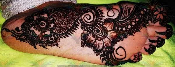 under foot designs of cone mehndi