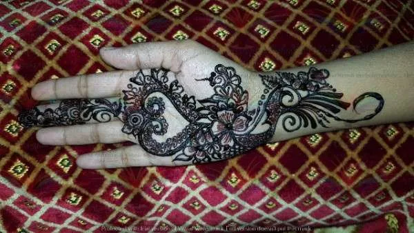 unique Picture Images of Mehndi Designs