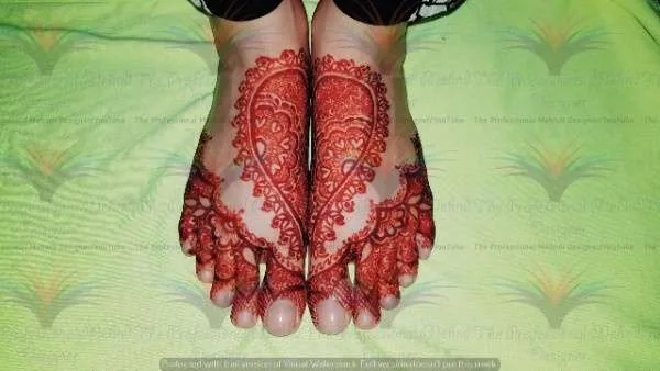 heart shape foot mehndi