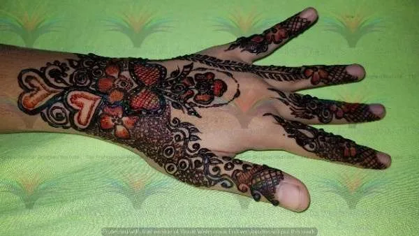 Picture Images of Mehndi Designs phool