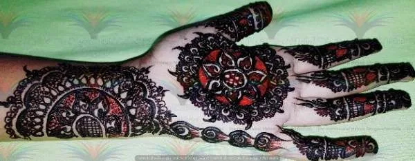 Picture Images of Mehndi Designs balck and red