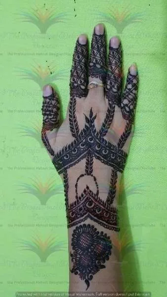 New Best unique stylish Easy Simple Mehndi Designs with cone hina style