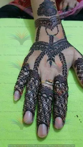 New Best unique stylish Easy Simple Mehndi Designs with cone hina style