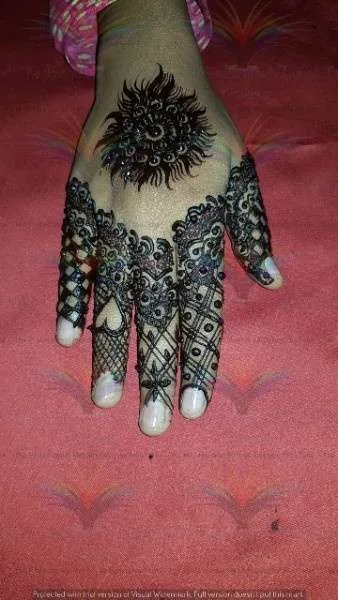 finger mehndi design