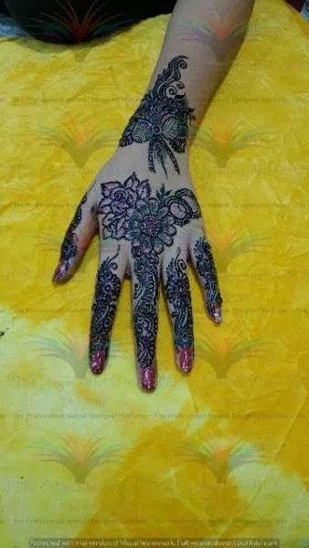 New Best unique stylish Easy Simple Mehndi Designs with cone hina style