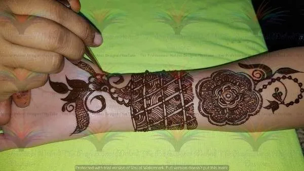 New Best unique stylish Easy Simple Mehndi Designs with cone hina style
