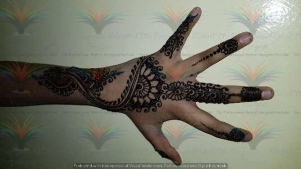 New Best unique stylish Easy Simple Mehndi Designs with cone hina style