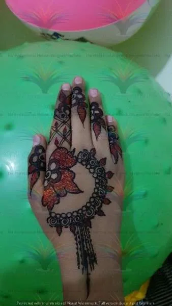 cute mehndi design