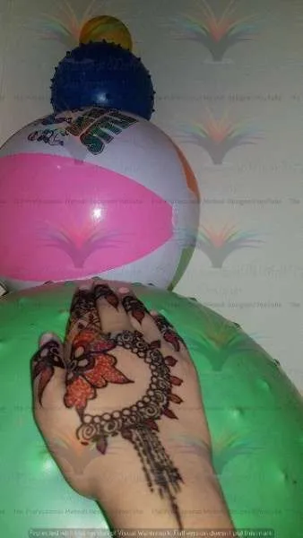 New Best unique stylish Easy Simple Mehndi Designs with cone hina style