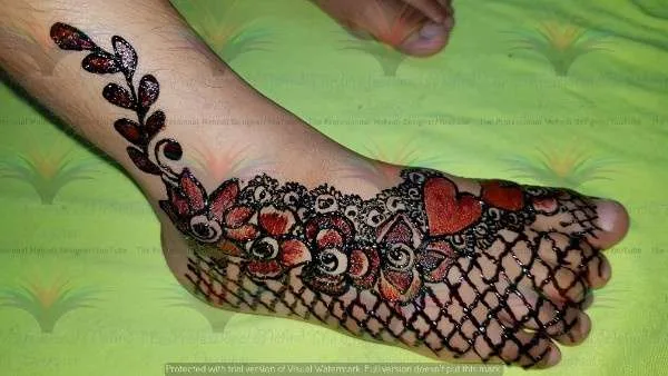 one foot mehndi design