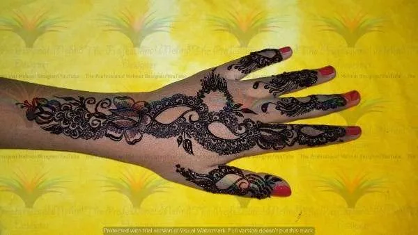 good mehndi designs