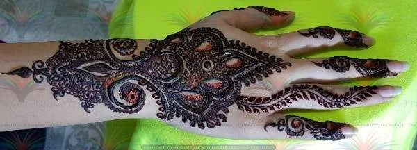 New Best unique stylish Easy Simple Mehndi Designs with cone hina style
