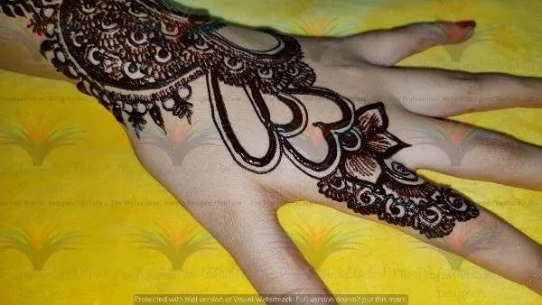 New Best unique stylish Easy Simple Mehndi Designs with cone hina style