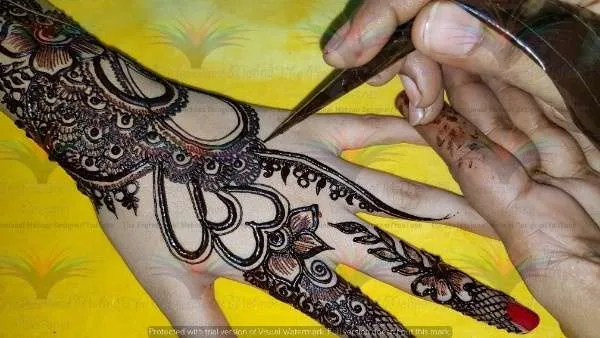 New Best unique stylish Easy Simple Mehndi Designs with cone hina style