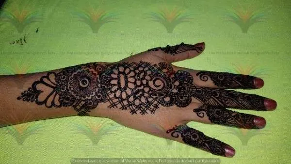 New Best unique stylish Easy Simple Mehndi Designs with cone hina style