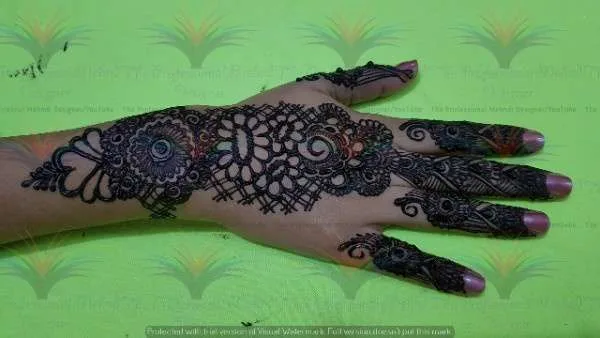 New Best unique stylish Easy Simple Mehndi Designs with cone hina style