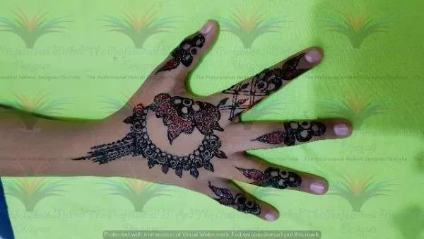 New Best unique stylish Easy Simple Mehndi Designs with cone hina style