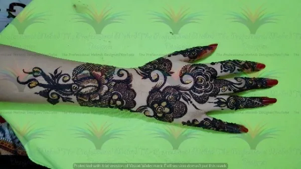 balck colour mehndi design