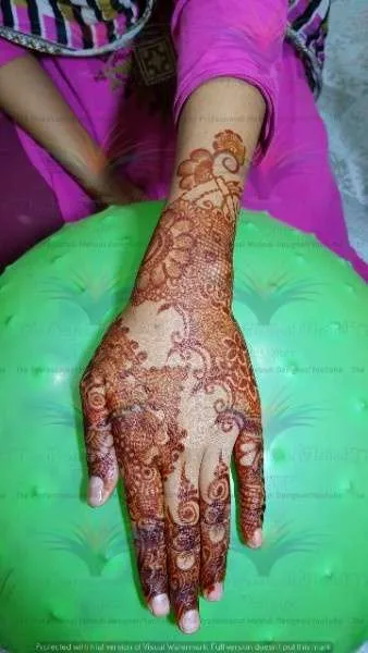 back hand design