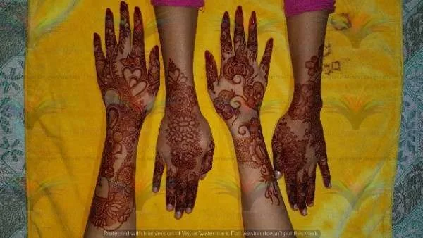 4 hands mehndi design