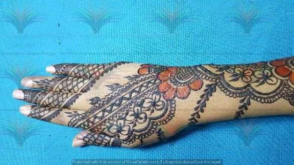 back hand mehndi