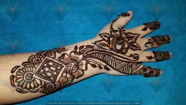 kids style mehndi