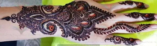 Arabic Style Mehndi Design with cone