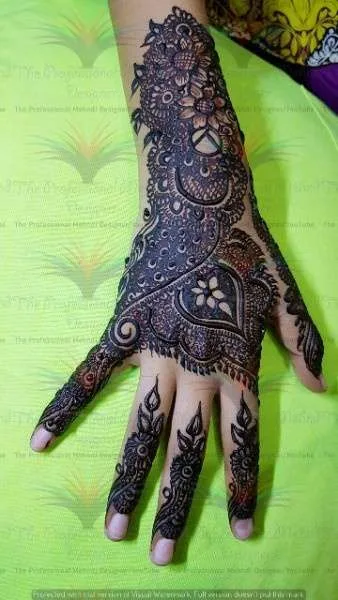 mehndi desings back hand side