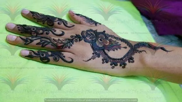 unique style of mehndi