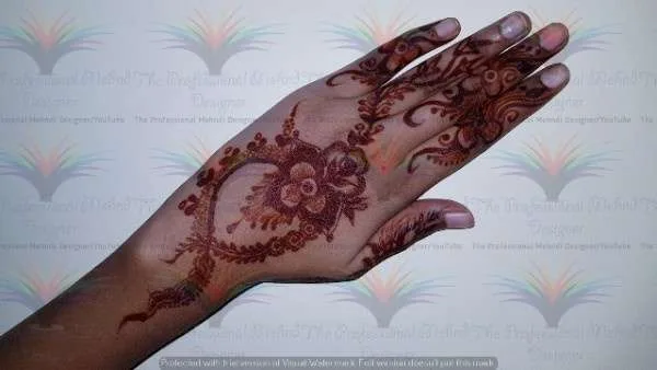 backhand mehndi design