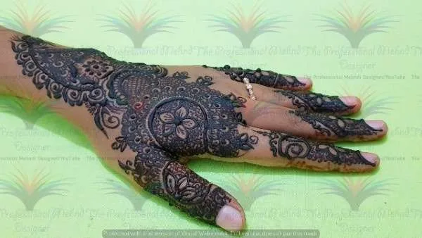 nice mehndi design