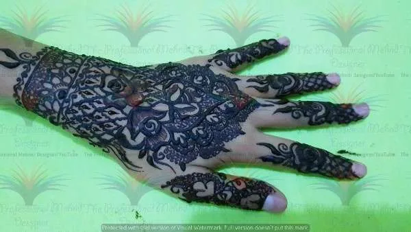 conjusted desings of mehndi