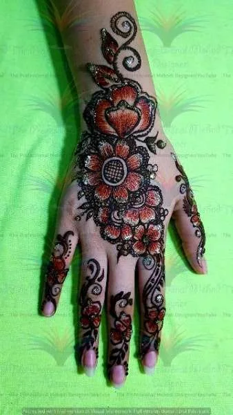 best design of flower mehndi