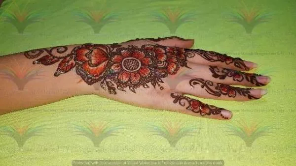 flower touch mehndi