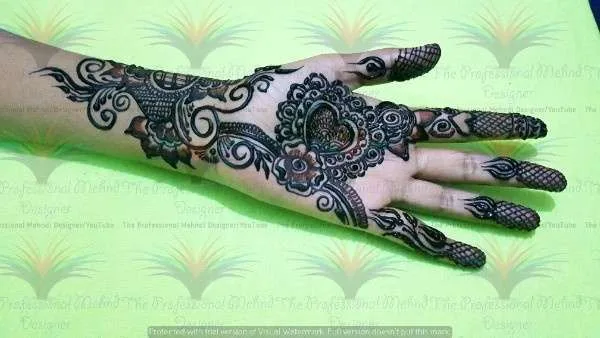 beautiful mehndi