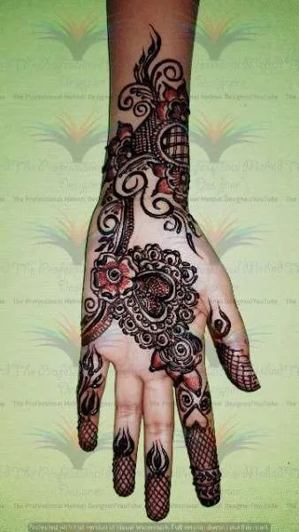 unique designs of mehndi with cone