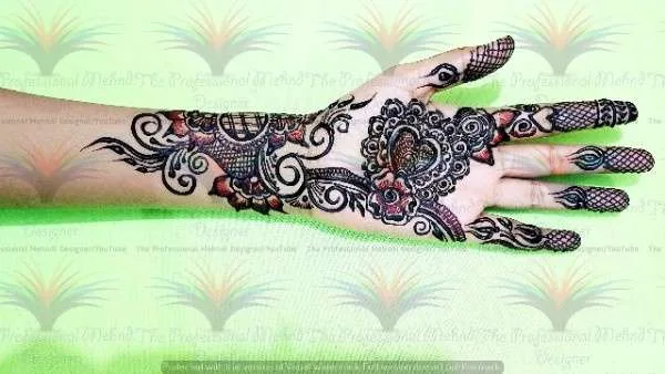 Unique Mmehndi Deisgn