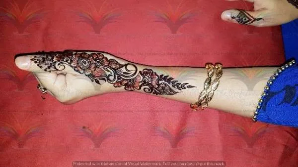 thumb style of mehndi