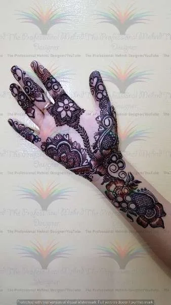 mehndi desings on hand palm