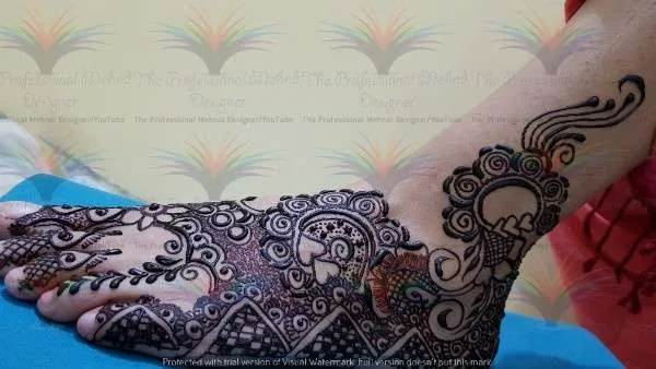 mehndi on foot