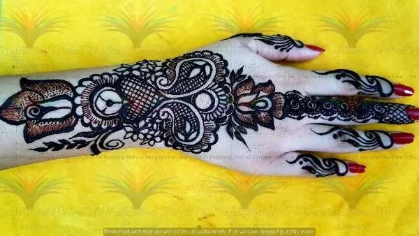 50 Best Backhand Mehndi Design Pictures and Videos 26 Back hand side Mehndi Design