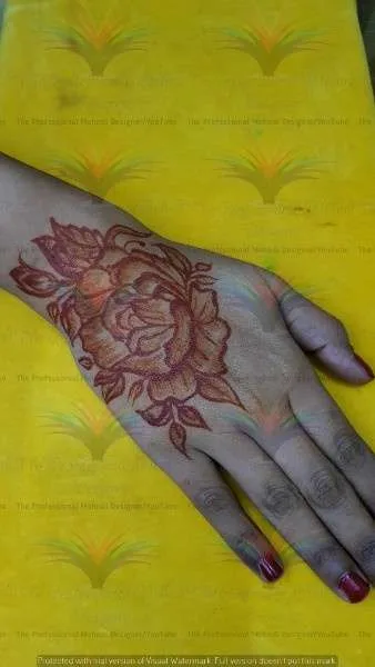 back hand mehndi design