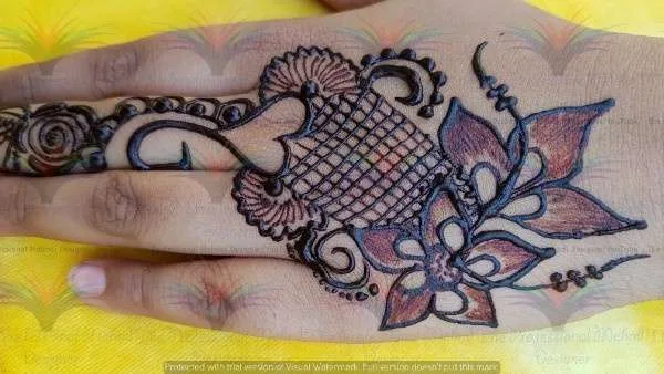 unique designs of mehndi