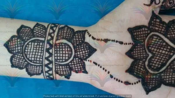 netting mehndi design
