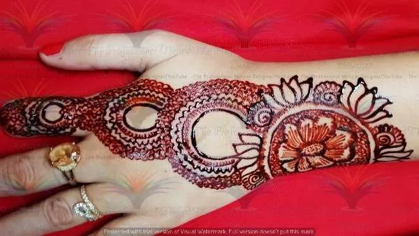 50 Best Backhand Mehndi Design Pictures and Videos 17 Back Hand Red Cone Mehndo