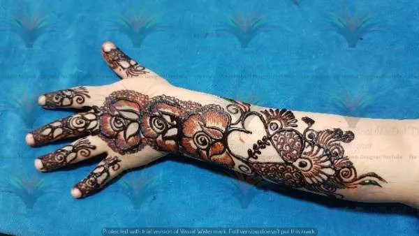 kids back hand mehndi design