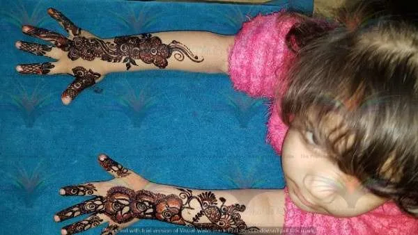 small girl mehndi design